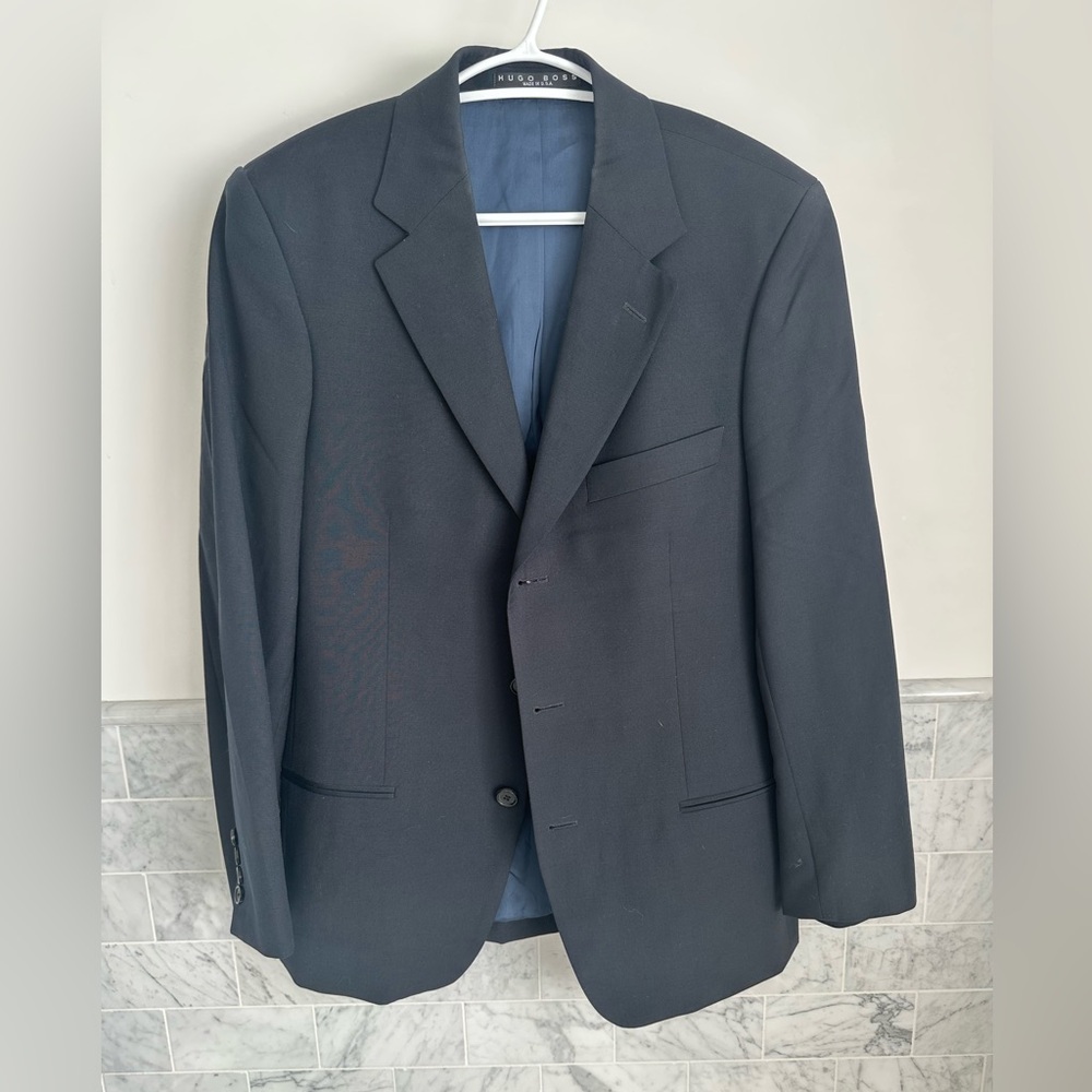 ✨ Like New Hugo Boss Blazer – Size 36R ✨